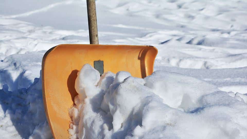 Passive snow removal method developed to clear snow from PVs