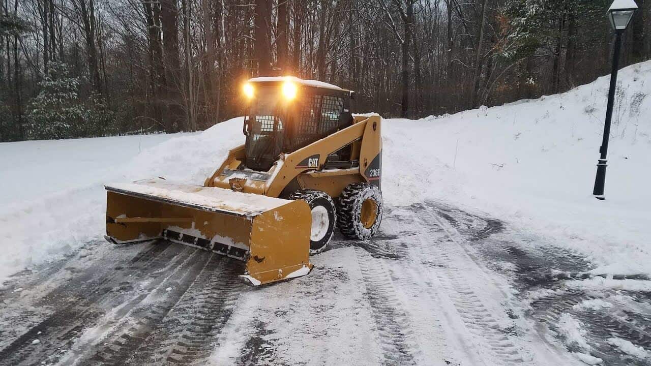 The Advantages Of Using A Skid Steer For Snow Removal