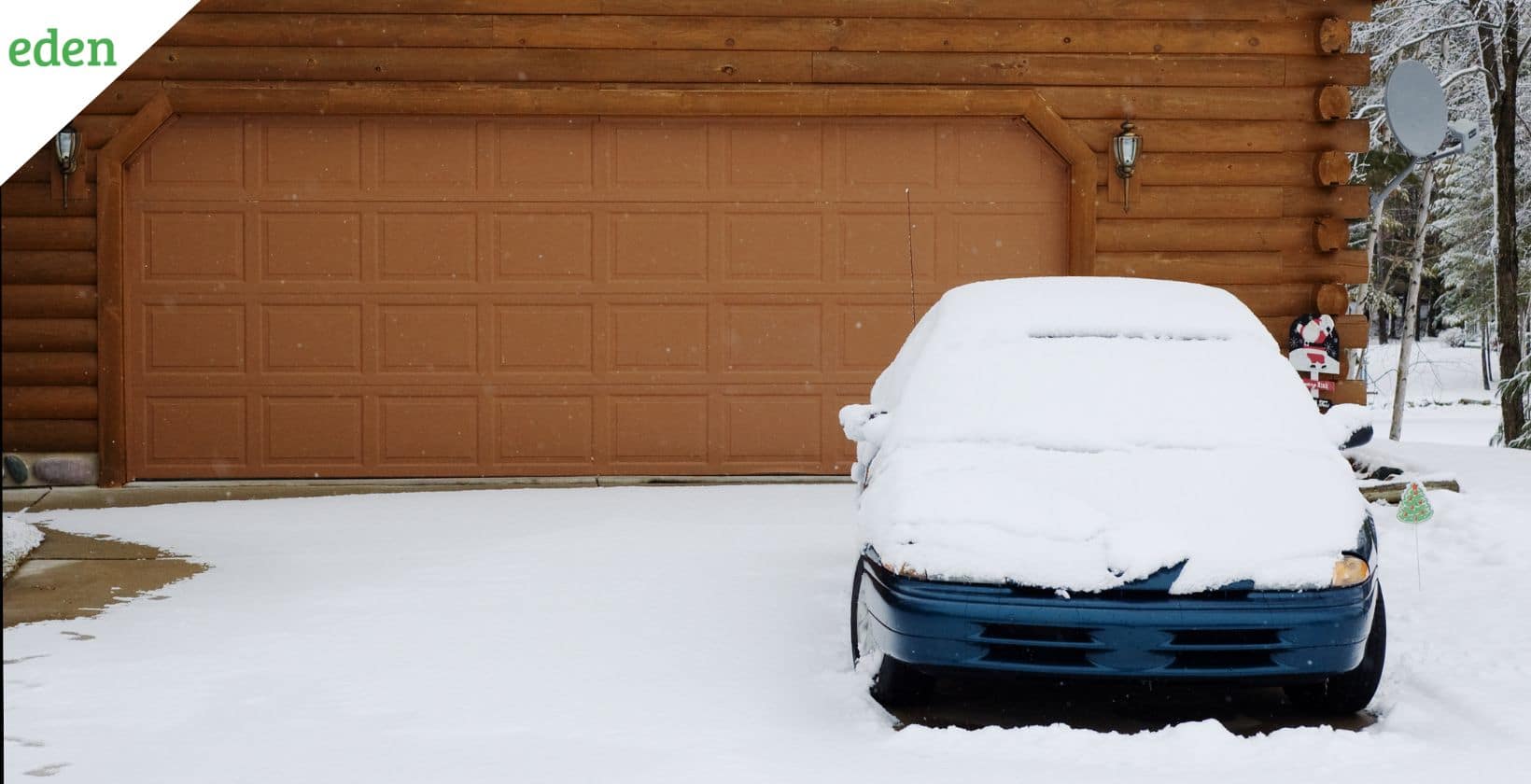 Fast Snow Removal of Your Car with a Leaf Blower 